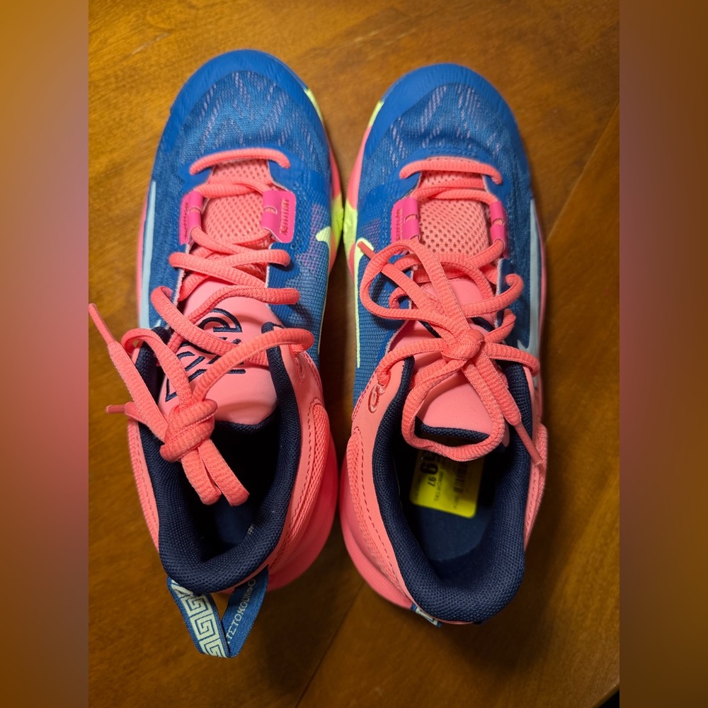 Nike Kids Sneakers in Blue & Pink